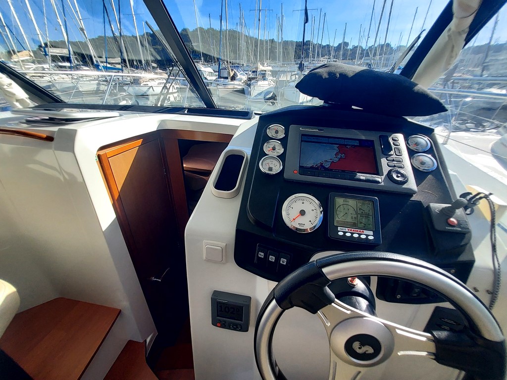 slider 13 Beneteau Antares 30 Fly